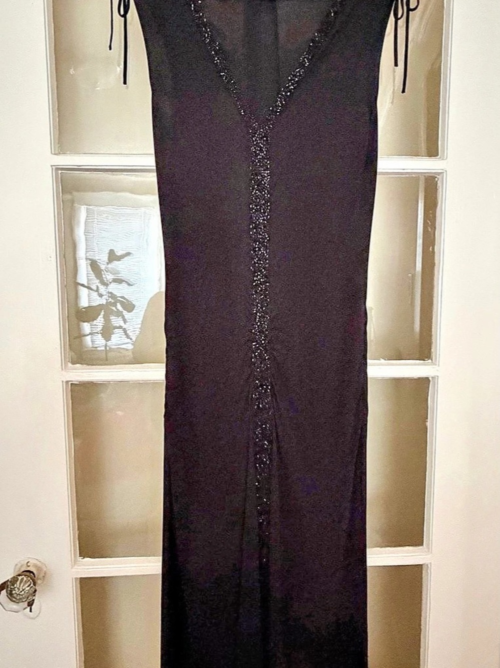 Kenneth Cole Beaded V-Neck Maxi Dress in Black Size 8 Like New